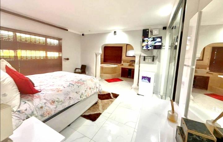 4 Bedroom Property for Sale in Birdswood KwaZulu-Natal