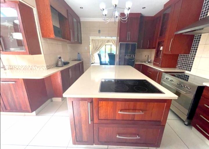 4 Bedroom Property for Sale in Meer En See KwaZulu-Natal