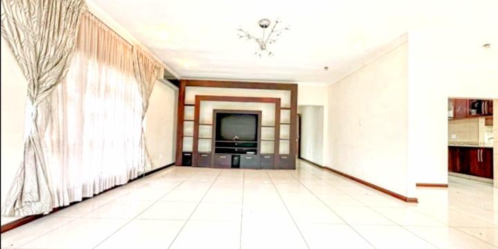 4 Bedroom Property for Sale in Meer En See KwaZulu-Natal