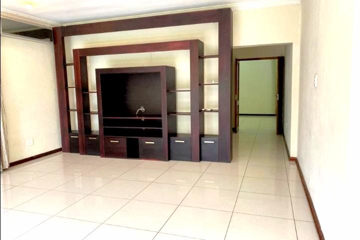 4 Bedroom Property for Sale in Meer En See KwaZulu-Natal