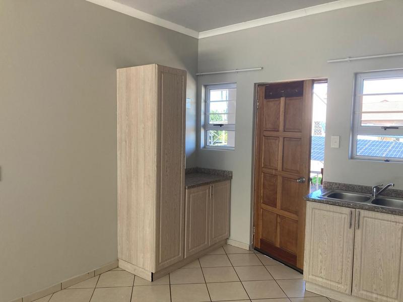 To Let 2 Bedroom Property for Rent in Illovo Beach KwaZulu-Natal