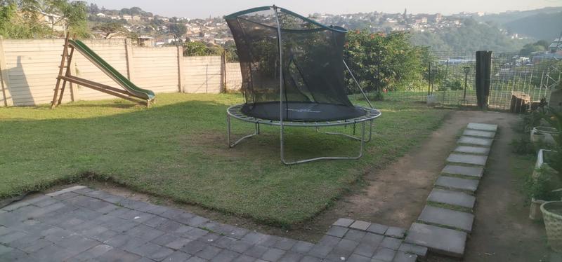 To Let 2 Bedroom Property for Rent in Malvern KwaZulu-Natal