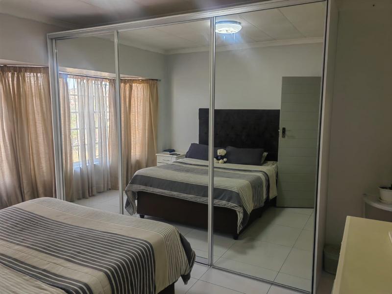 To Let 2 Bedroom Property for Rent in Malvern KwaZulu-Natal