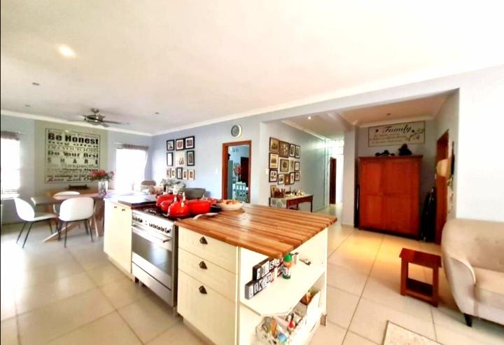 4 Bedroom Property for Sale in Meer En See KwaZulu-Natal