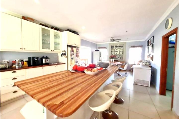 4 Bedroom Property for Sale in Meer En See KwaZulu-Natal