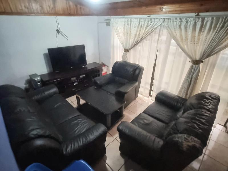 2 Bedroom Property for Sale in Umlazi KwaZulu-Natal