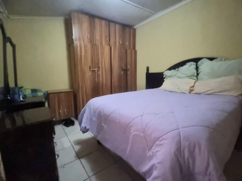 2 Bedroom Property for Sale in Umlazi KwaZulu-Natal