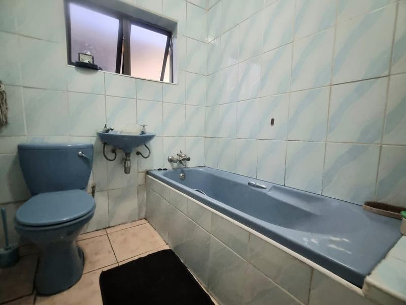 2 Bedroom Property for Sale in Umlazi KwaZulu-Natal