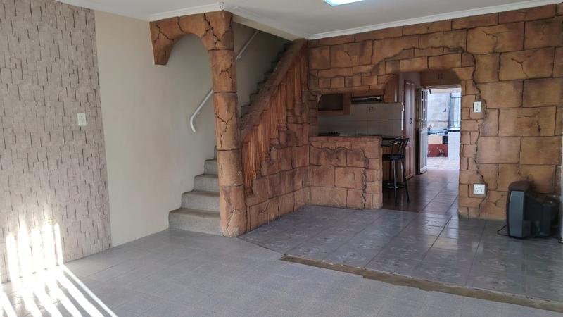 3 Bedroom Property for Sale in Woodhurst KwaZulu-Natal