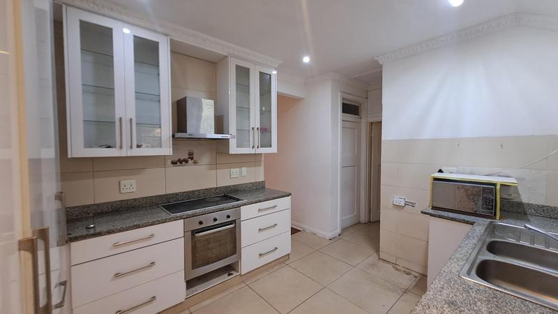 5 Bedroom Property for Sale in Montclair KwaZulu-Natal