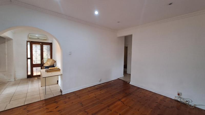 5 Bedroom Property for Sale in Montclair KwaZulu-Natal