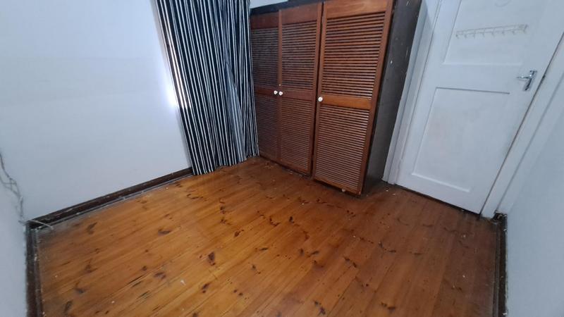5 Bedroom Property for Sale in Montclair KwaZulu-Natal