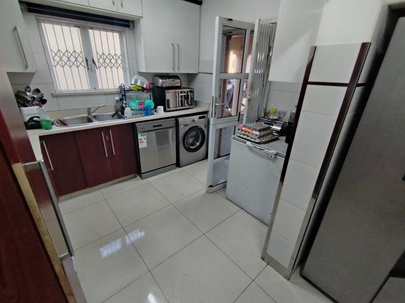 6 Bedroom Property for Sale in Somerset Park KwaZulu-Natal