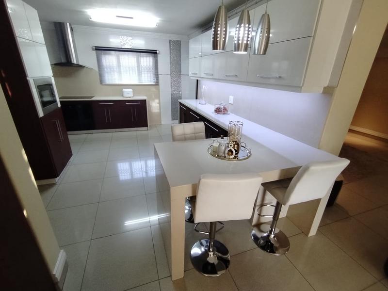 6 Bedroom Property for Sale in Somerset Park KwaZulu-Natal