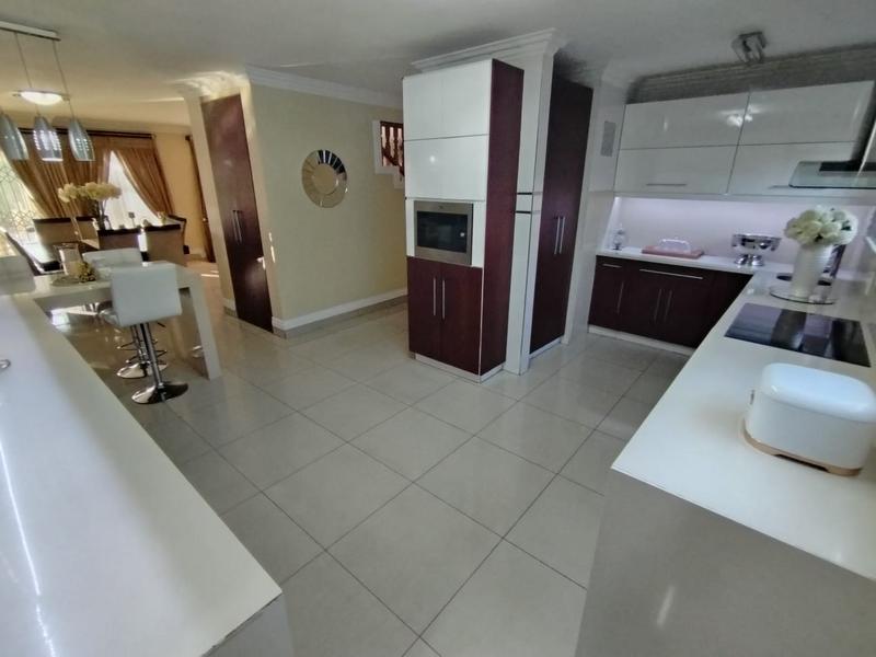 6 Bedroom Property for Sale in Somerset Park KwaZulu-Natal