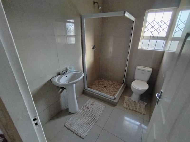 6 Bedroom Property for Sale in Somerset Park KwaZulu-Natal