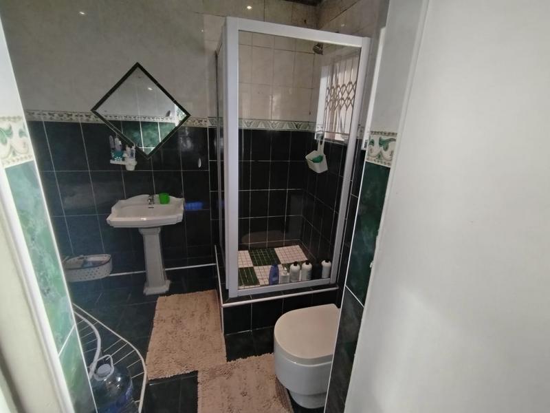 6 Bedroom Property for Sale in Somerset Park KwaZulu-Natal