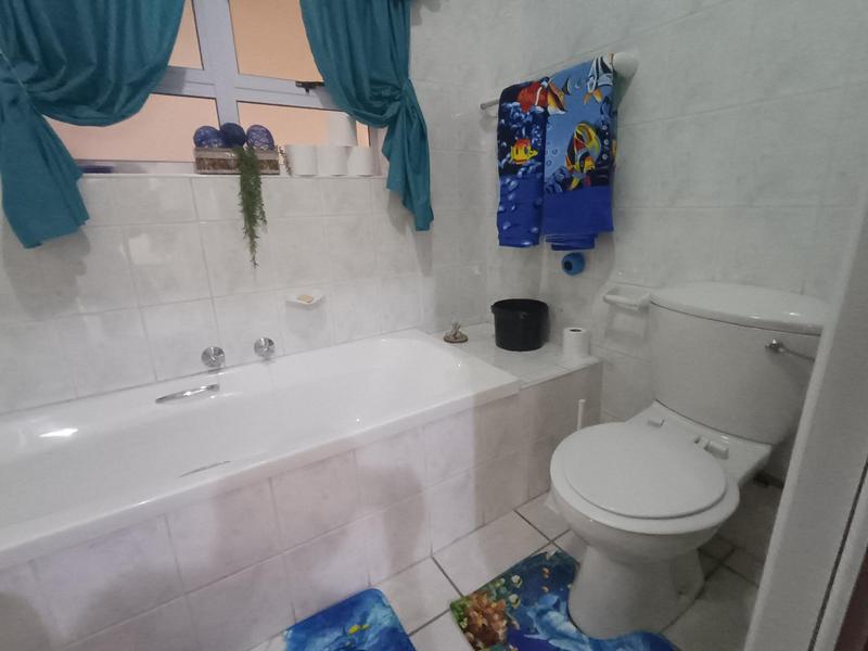 2 Bedroom Property for Sale in Manaba Beach KwaZulu-Natal
