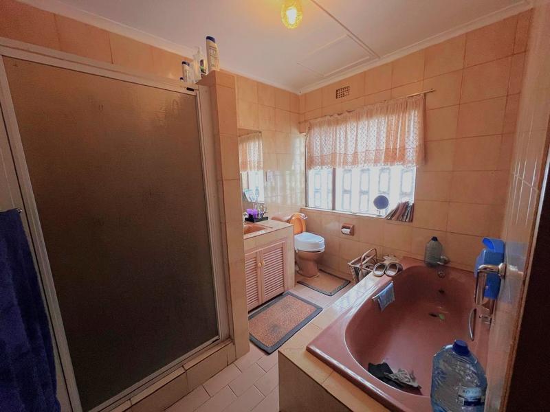 4 Bedroom Property for Sale in Port Edward KwaZulu-Natal