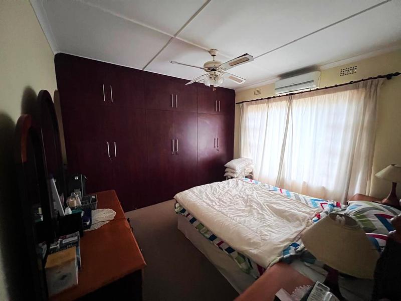 4 Bedroom Property for Sale in Port Edward KwaZulu-Natal