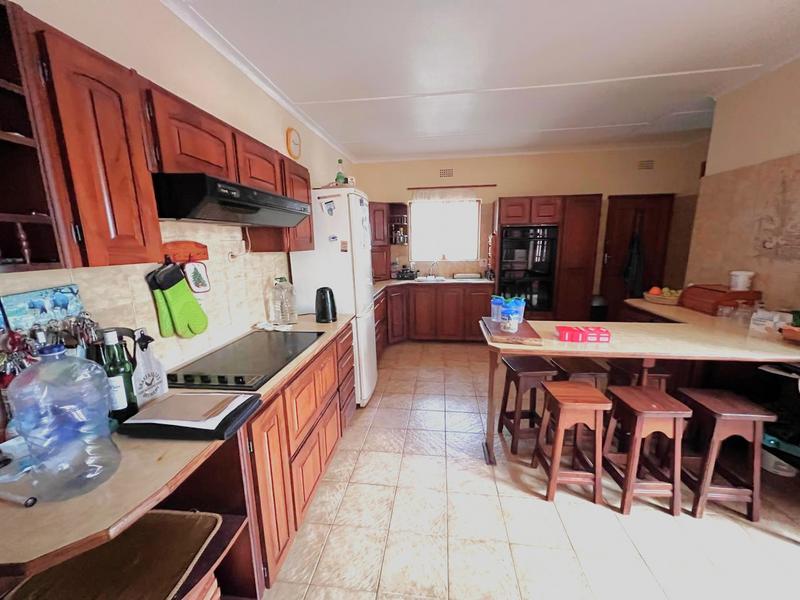 4 Bedroom Property for Sale in Port Edward KwaZulu-Natal