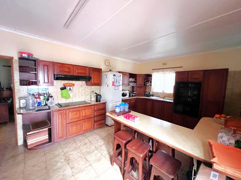 4 Bedroom Property for Sale in Port Edward KwaZulu-Natal