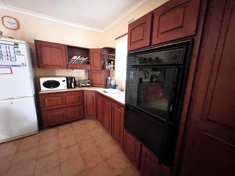 4 Bedroom Property for Sale in Port Edward KwaZulu-Natal