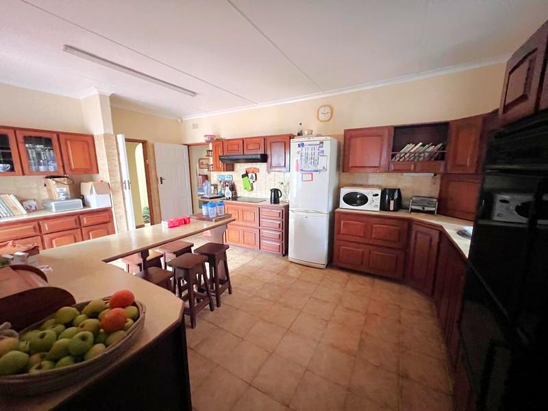 4 Bedroom Property for Sale in Port Edward KwaZulu-Natal