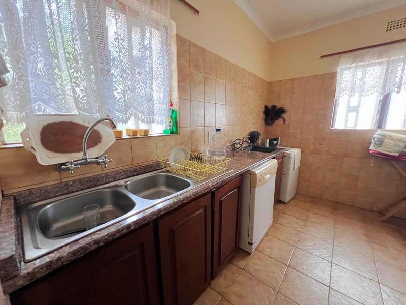 4 Bedroom Property for Sale in Port Edward KwaZulu-Natal