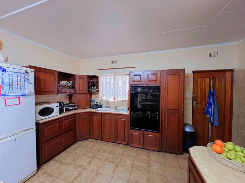 4 Bedroom Property for Sale in Port Edward KwaZulu-Natal