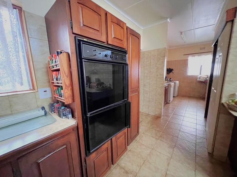 4 Bedroom Property for Sale in Port Edward KwaZulu-Natal