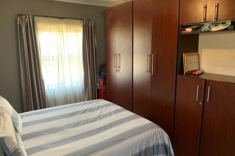3 Bedroom Property for Sale in Montclair KwaZulu-Natal