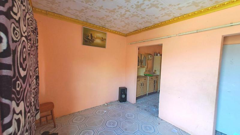 2 Bedroom Property for Sale in Umlazi KwaZulu-Natal