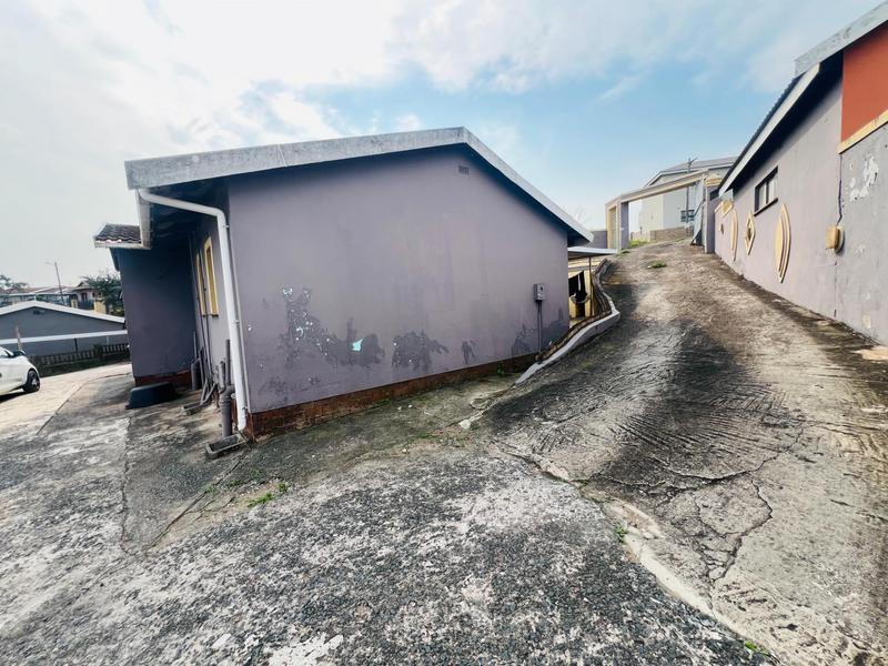 3 Bedroom Property for Sale in Umlazi KwaZulu-Natal