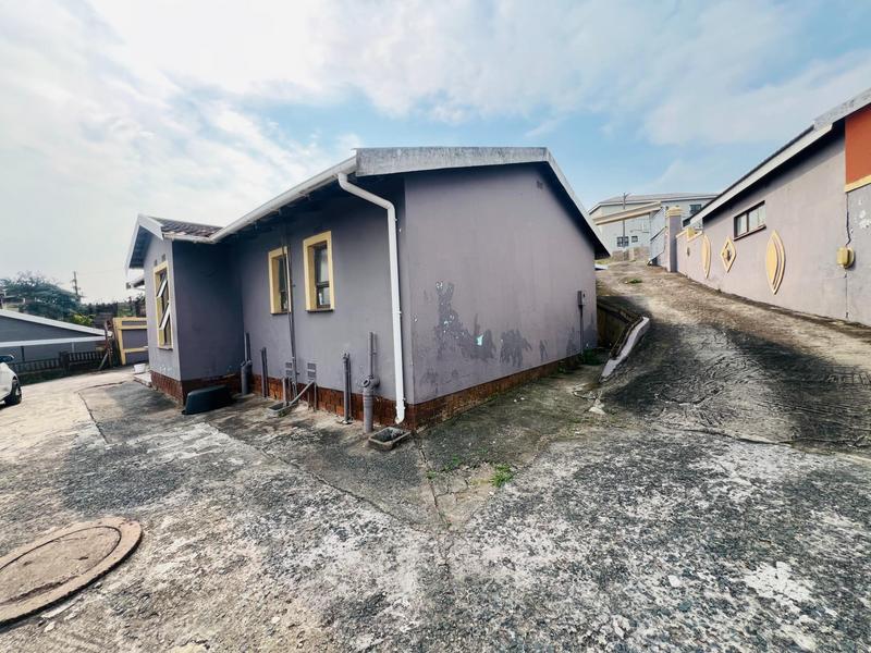 3 Bedroom Property for Sale in Umlazi KwaZulu-Natal