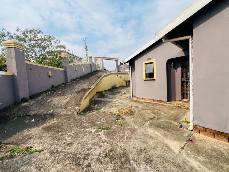 3 Bedroom Property for Sale in Umlazi KwaZulu-Natal
