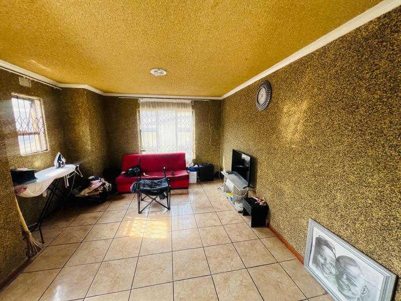 3 Bedroom Property for Sale in Umlazi KwaZulu-Natal