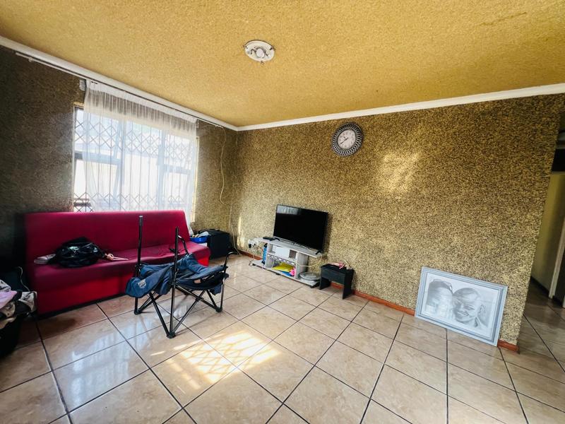 3 Bedroom Property for Sale in Umlazi KwaZulu-Natal