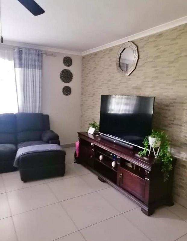 2 Bedroom Property for Sale in Umlazi KwaZulu-Natal