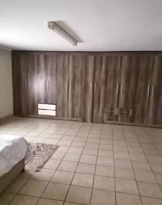 2 Bedroom Property for Sale in Umlazi KwaZulu-Natal