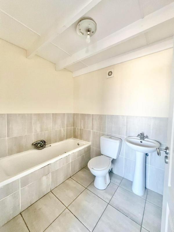 To Let 1 Bedroom Property for Rent in Chase Valley KwaZulu-Natal