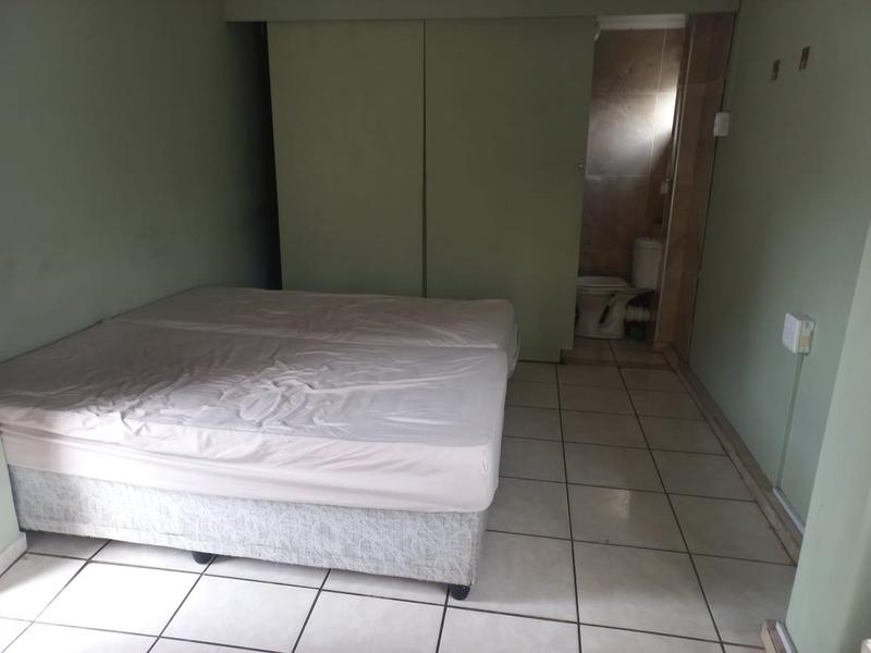 7 Bedroom Property for Sale in Glenmore KwaZulu-Natal
