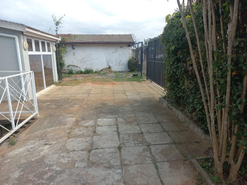 7 Bedroom Property for Sale in Glenmore KwaZulu-Natal