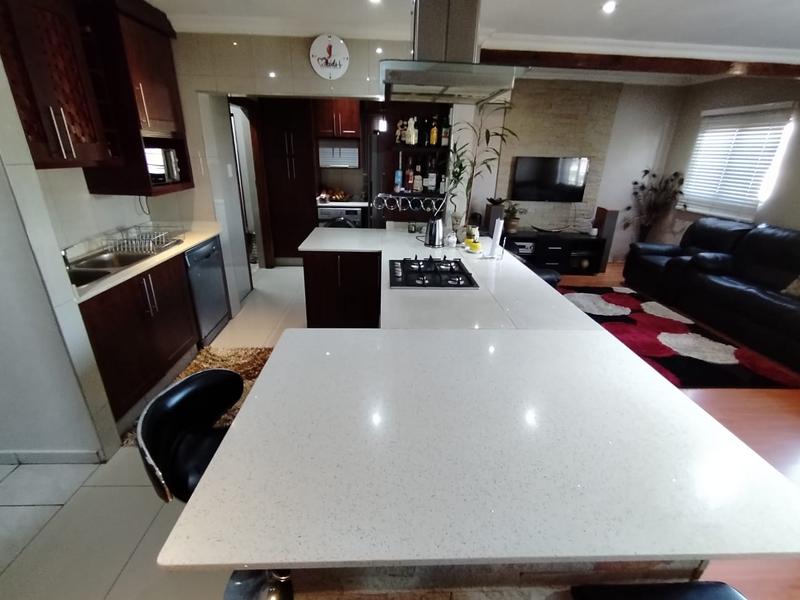 4 Bedroom Property for Sale in Woodview KwaZulu-Natal