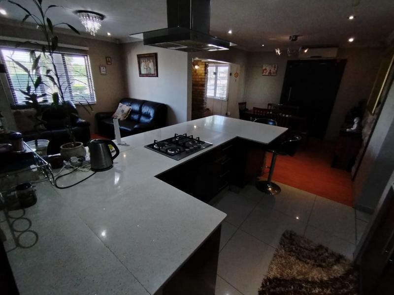 4 Bedroom Property for Sale in Woodview KwaZulu-Natal