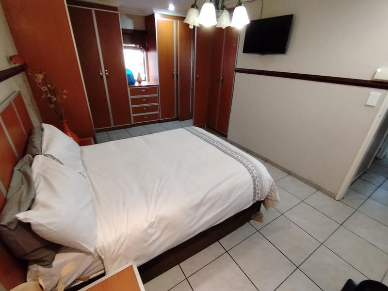 4 Bedroom Property for Sale in Woodview KwaZulu-Natal