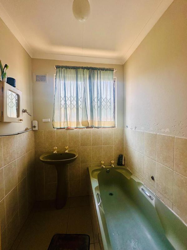 To Let 3 Bedroom Property for Rent in Newlands East KwaZulu-Natal