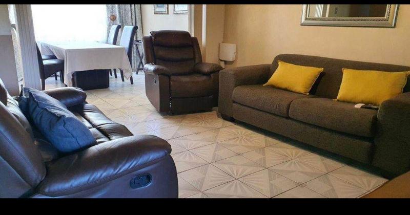 4 Bedroom Property for Sale in Lenham KwaZulu-Natal