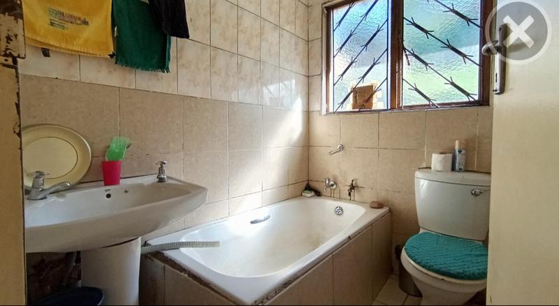 2 Bedroom Property for Sale in Umlazi KwaZulu-Natal