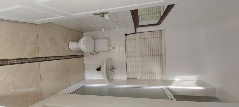 2 Bedroom Property for Sale in Amanzimtoti KwaZulu-Natal